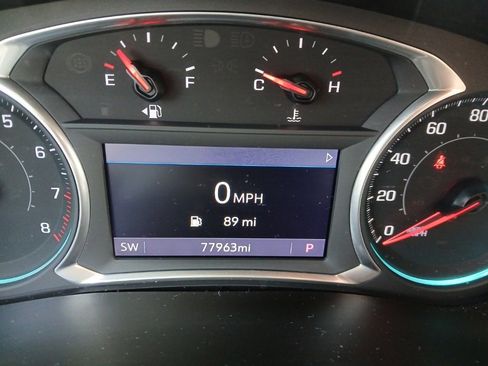 Used 2020 Chevrolet Traverse LT image 12