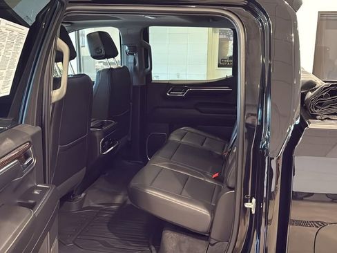 Used 2024 GMC Sierra 1500 Elevation w/ Elevation Premium Package AWD/4WD image 18