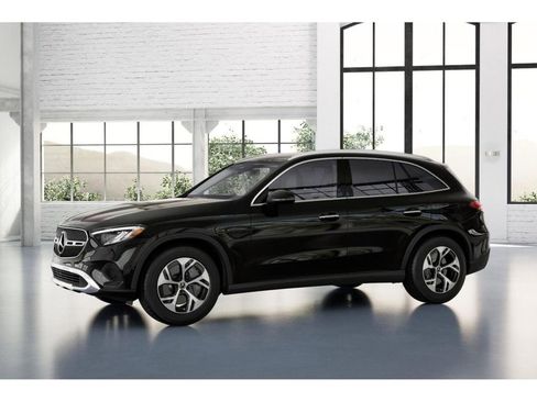 Used 2025 Mercedes-Benz GLC 350e 4MATIC image 37