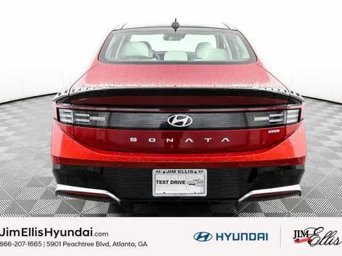 New 2025 Hyundai Sonata Limited FWD image 10