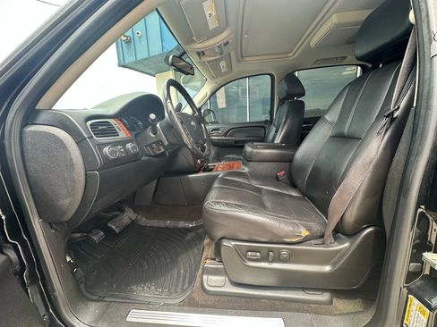 Used 2008 Chevrolet Avalanche LTZ w/ LTZ Preferred Equipment Group AWD/4WD image 8
