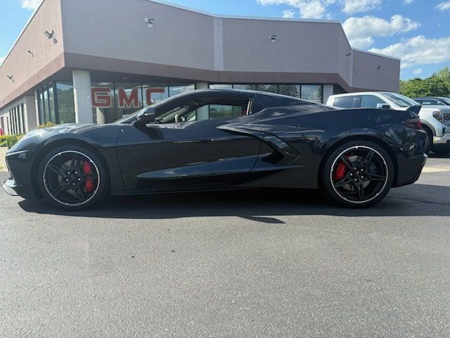 Used 2024 Chevrolet Corvette Stingray Premium Conv w/ Z51 Performance Package RWD image 4