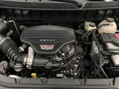 Used 2017 Cadillac XT5 Luxury w/ Driver Awareness Package FWD image 13