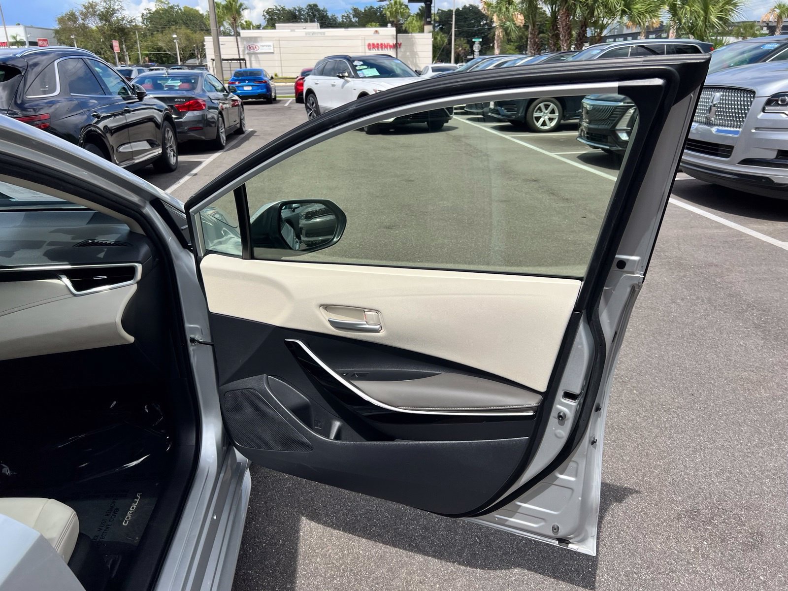 Used 2024 Toyota Corolla XLE FWD image 61