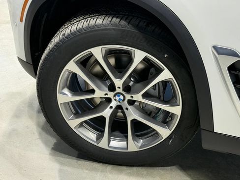 Used 2026 BMW X5 xDrive40i w/ Premium Package AWD/4WD image 4