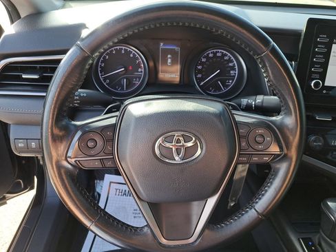 Used 2021 Toyota Camry SE image 16