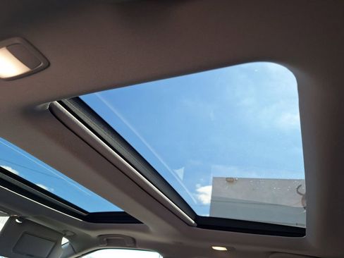 Used 2016 Nissan Maxima Platinum image 11