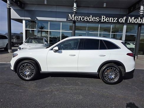 Certified 2025 Mercedes-Benz GLC 300 image 1