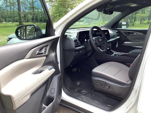 New 2026 Chevrolet Traverse LT w/ Driver Confidence Package FWD image 9