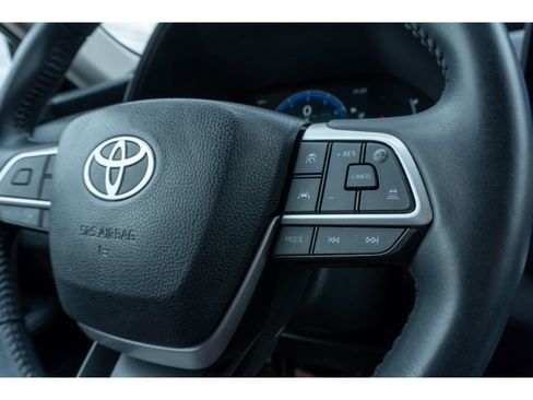 Used 2025 Toyota Grand Highlander FWD image 27
