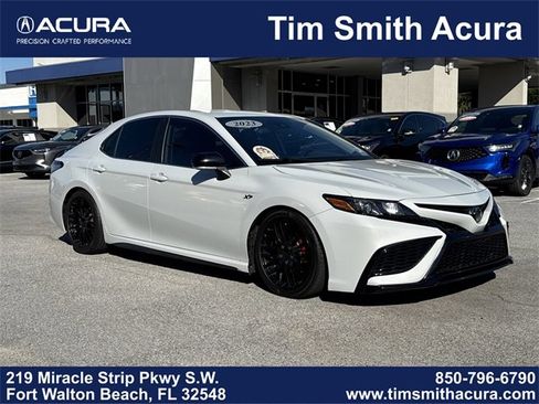 Used 2023 Toyota Camry SE image 1