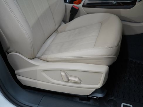 Used 2018 Audi Q5 2.0T Premium Plus w/ Premium Plus Package image 31