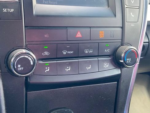 Used 2017 Toyota Camry SE FWD image 24