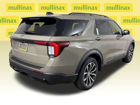 New 2026 Ford Explorer ST-Line RWD image 4