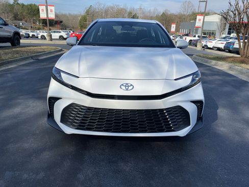 Certified 2025 Toyota Camry SE image 2