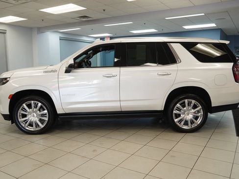 Used 2023 Chevrolet Tahoe High Country AWD/4WD image 2