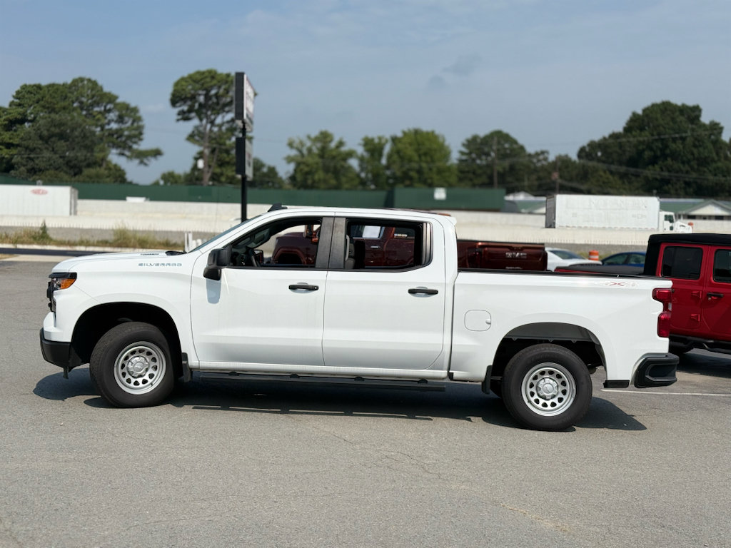 Used 2025 Chevrolet Silverado 1500 W/T w/ WT Value Package AWD/4WD image 4