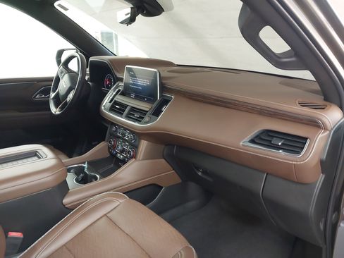 Used 2021 Chevrolet Tahoe High Country w/ Premium Package image 29