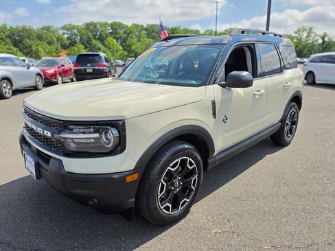 Used 2025 Ford Bronco Sport Outer Banks AWD/4WD image 3