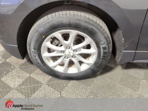 Used 2018 Chevrolet Equinox LT image 38