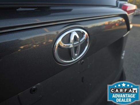 Used 2021 Toyota RAV4 XLE Premium image 77