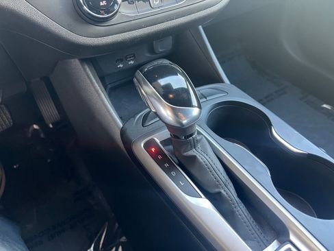 Used 2025 Buick Envista Preferred image 41