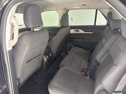 Used 2025 Ford Explorer Active RWD image 17