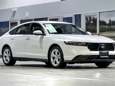 Used 2025 Honda Accord LX image 6