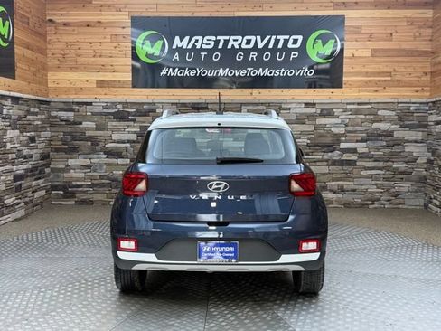 Certified 2026 Hyundai Venue SEL FWD image 9
