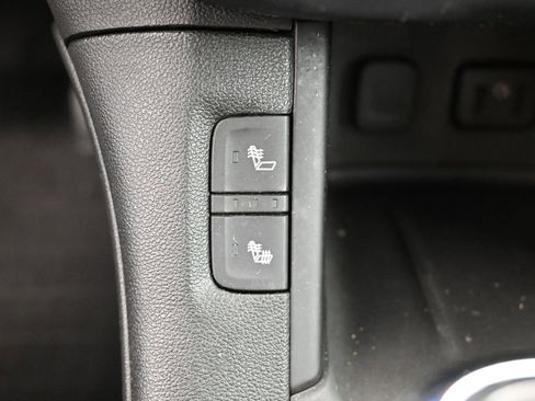 Used 2018 GMC Acadia SLT image 26