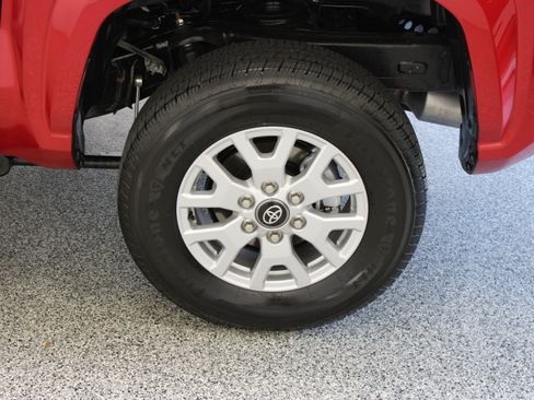 Certified 2026 Toyota Tacoma SR5 AWD/4WD image 10