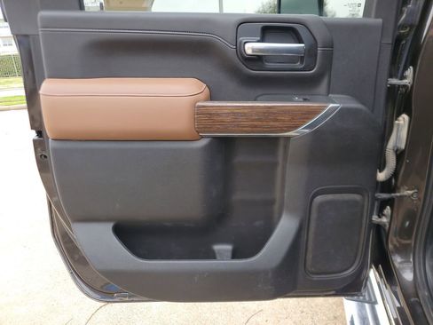 Used 2020 Chevrolet Silverado 3500 High Country w/ Z71 Off-Road Package image 15