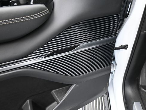 Used 2024 Jeep Grand Wagoneer Series II w/ Quick Order Packagew 28T image 15