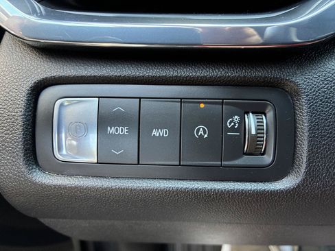 Used 2025 GMC Acadia Elevation w/ Elevation Premium Package AWD/4WD image 38