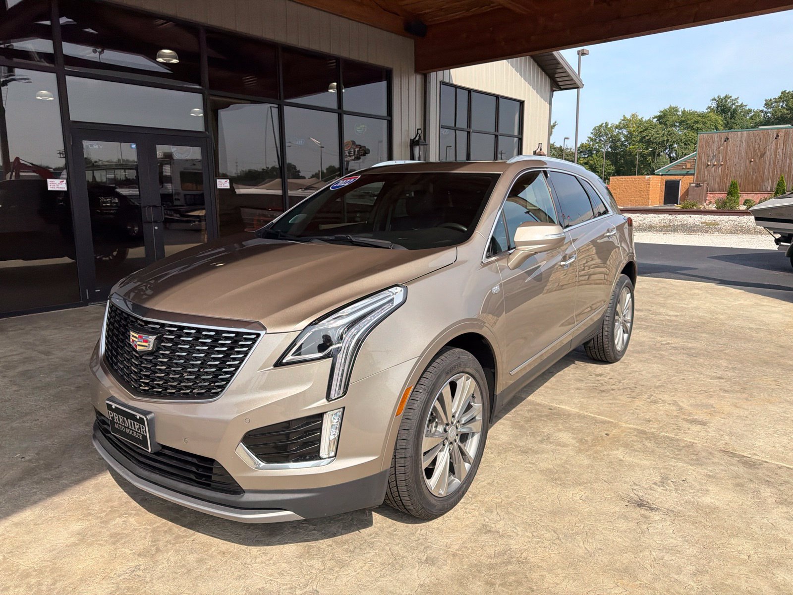 Used 2022 Cadillac XT5 Premium Luxury w/ LPO, Floor Liner Package AWD/4WD image 24