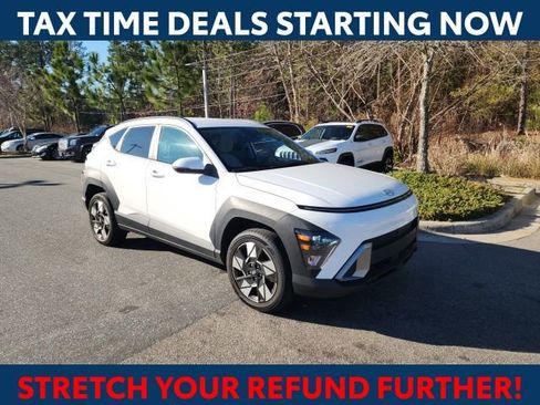 Used 2024 Hyundai Kona SEL image 1