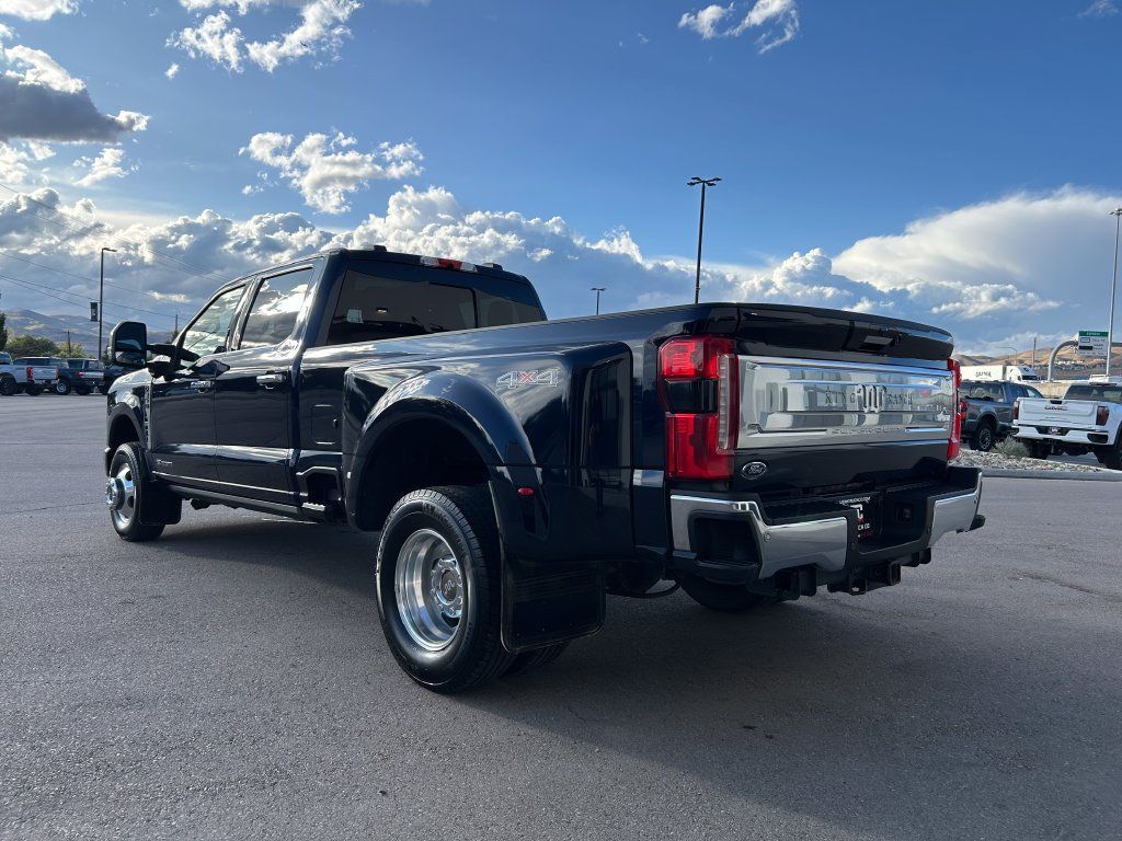 Used 2023 Ford F350 King Ranch AWD/4WD image 3