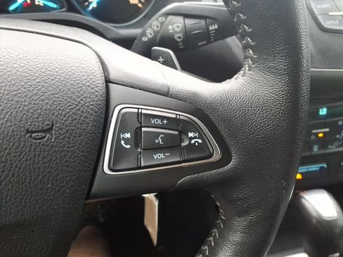 Used 2018 Ford Escape SE w/ SE Sport Appearance Package FWD image 13