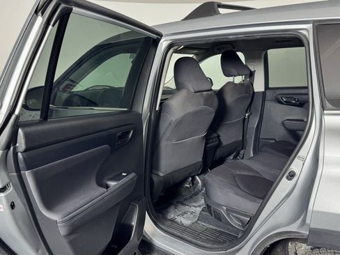 Used 2023 Toyota Highlander LE FWD image 24