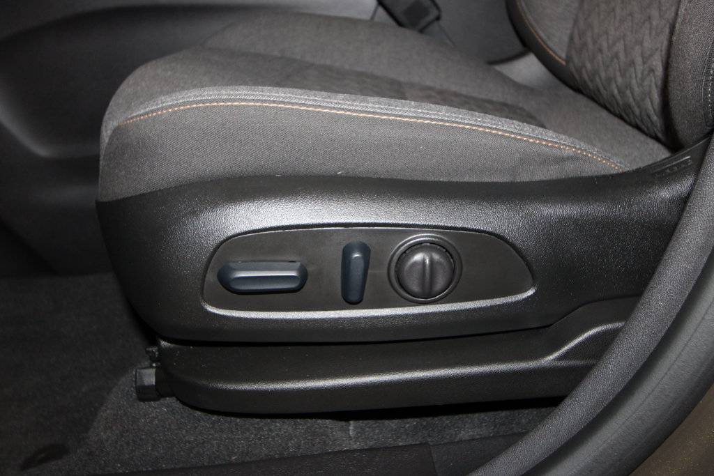 Used 2024 Chevrolet Equinox LT FWD image 7