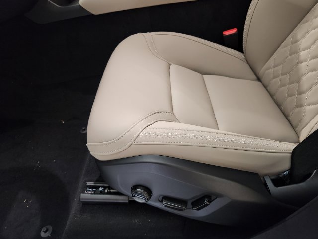 New 2026 Volvo XC90 T8 Plus w/ Protection Package Premier AWD/4WD image 25