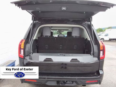 Certified 2025 Ford Expedition Active AWD/4WD image 11