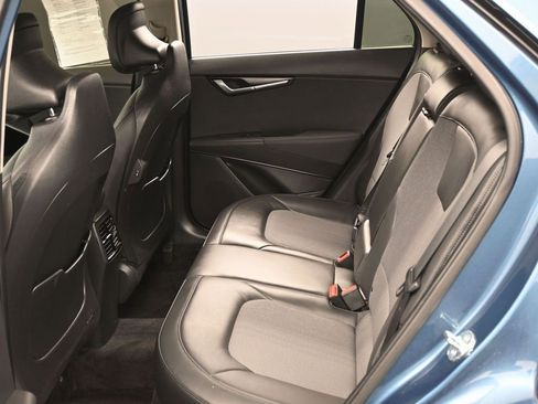 Used 2023 Kia Niro EX image 32