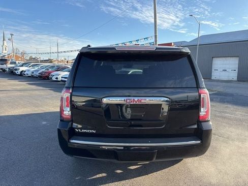 Used 2018 GMC Yukon Denali w/ Denali Ultimate Package AWD/4WD image 8