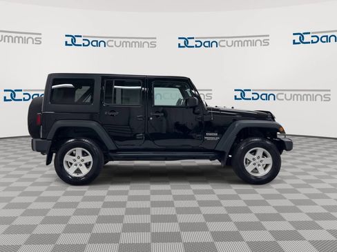 Used 2017 Jeep Wrangler Unlimited Sport w/ Quick Order Package 23S AWD/4WD image 9