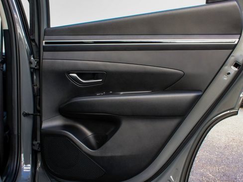 Used 2024 Hyundai Tucson SE image 12