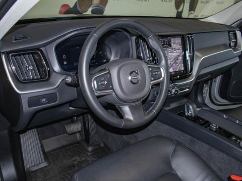 Used 2024 Volvo XC60 B5 Core image 6