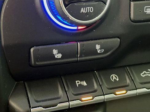 Used 2021 Chevrolet Silverado 1500 LT Trail Boss w/ Convenience Package II image 25