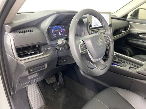 New 2026 Toyota Grand Highlander XLE image 11