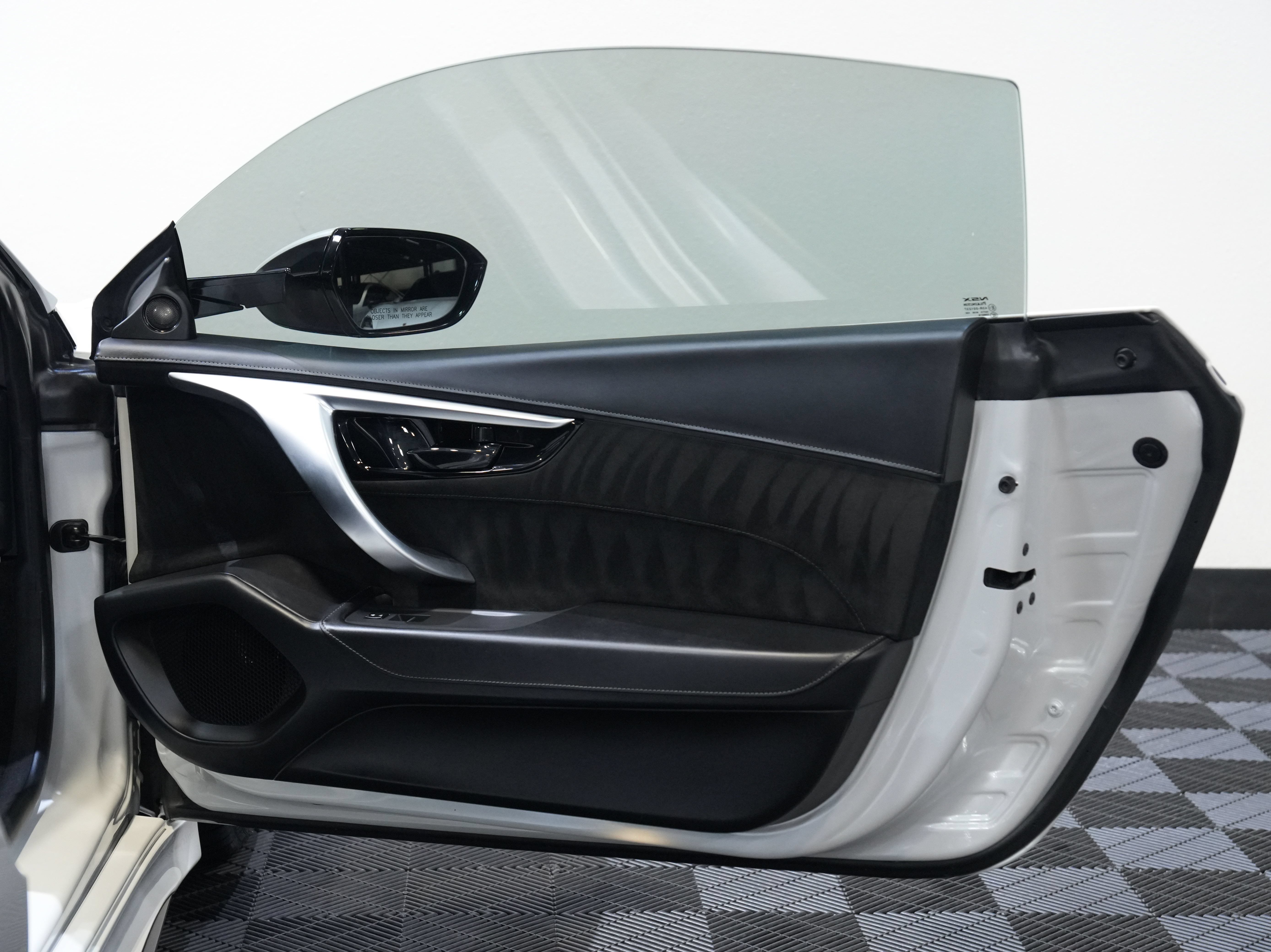 Used 2017 Acura NSX AWD/4WD image 25